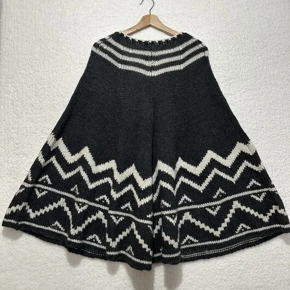 J. Jill Black & White Knit Poncho V-neck w/ Tassel Ties & Geometric Patterns NWT - Picture 3 of 11